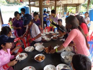 CCF2_Camping.Lunch-at-Kampong-Cham